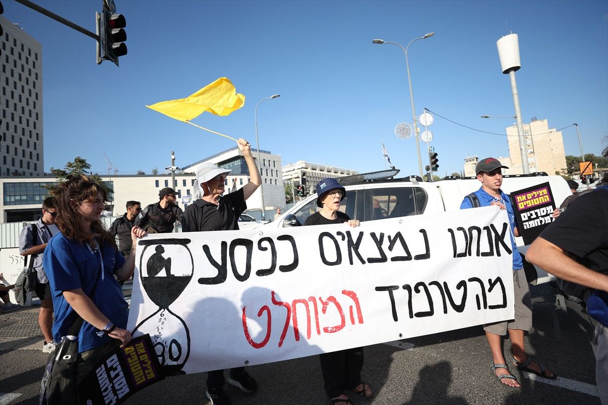 israilliler tel avivde sokaga cikti gazzede savasin sona erdirilmesi talebiyle protesto duzenleniyor 7 4mrVZFcS