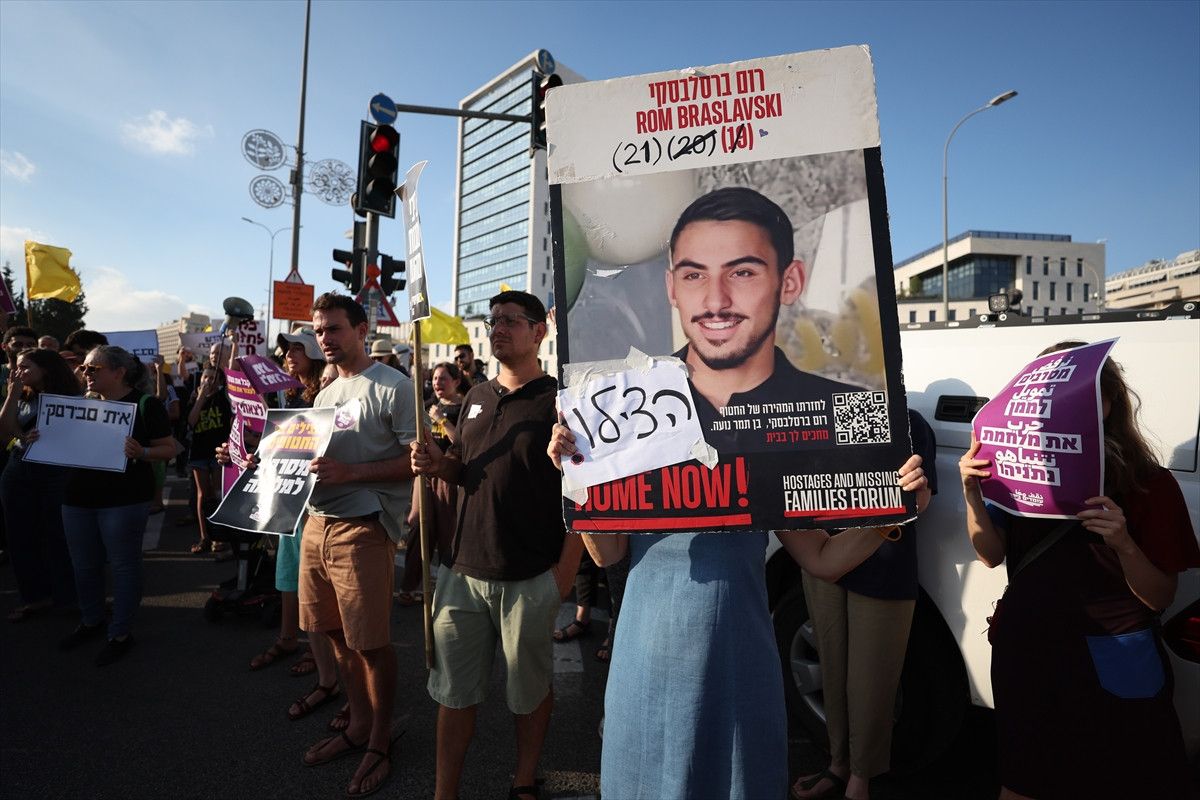 israilliler tel avivde sokaga cikti gazzede savasin sona erdirilmesi talebiyle protesto duzenleniyor 9 1mYtubEn