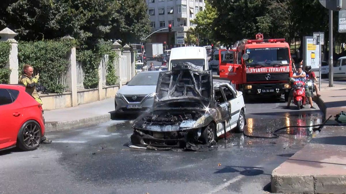 istanbul 2 ay once aldigi arac alev alev yaninca isyan etti 3 v9hpunfN