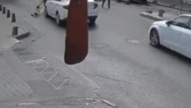 istanbul beyoglunda dede ve torununa otomobil carpti D7yFehHk