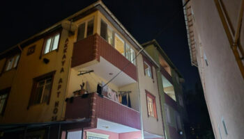 istanbul buyukcekmecede duvarlarindan ses gelen 2 bina bosaltildi ORY1MHw1