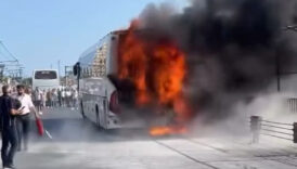 istanbul sultangazide otobuste yangin panigi mudahale suruyor iiSuFcF2