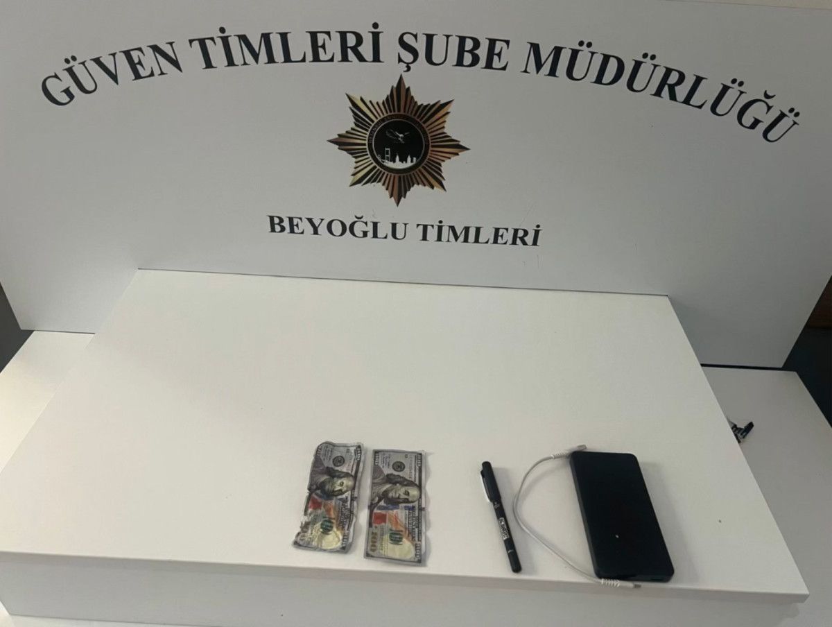 istanbul taksimde turiste kapkac kamerada 4 uHGBZIMq