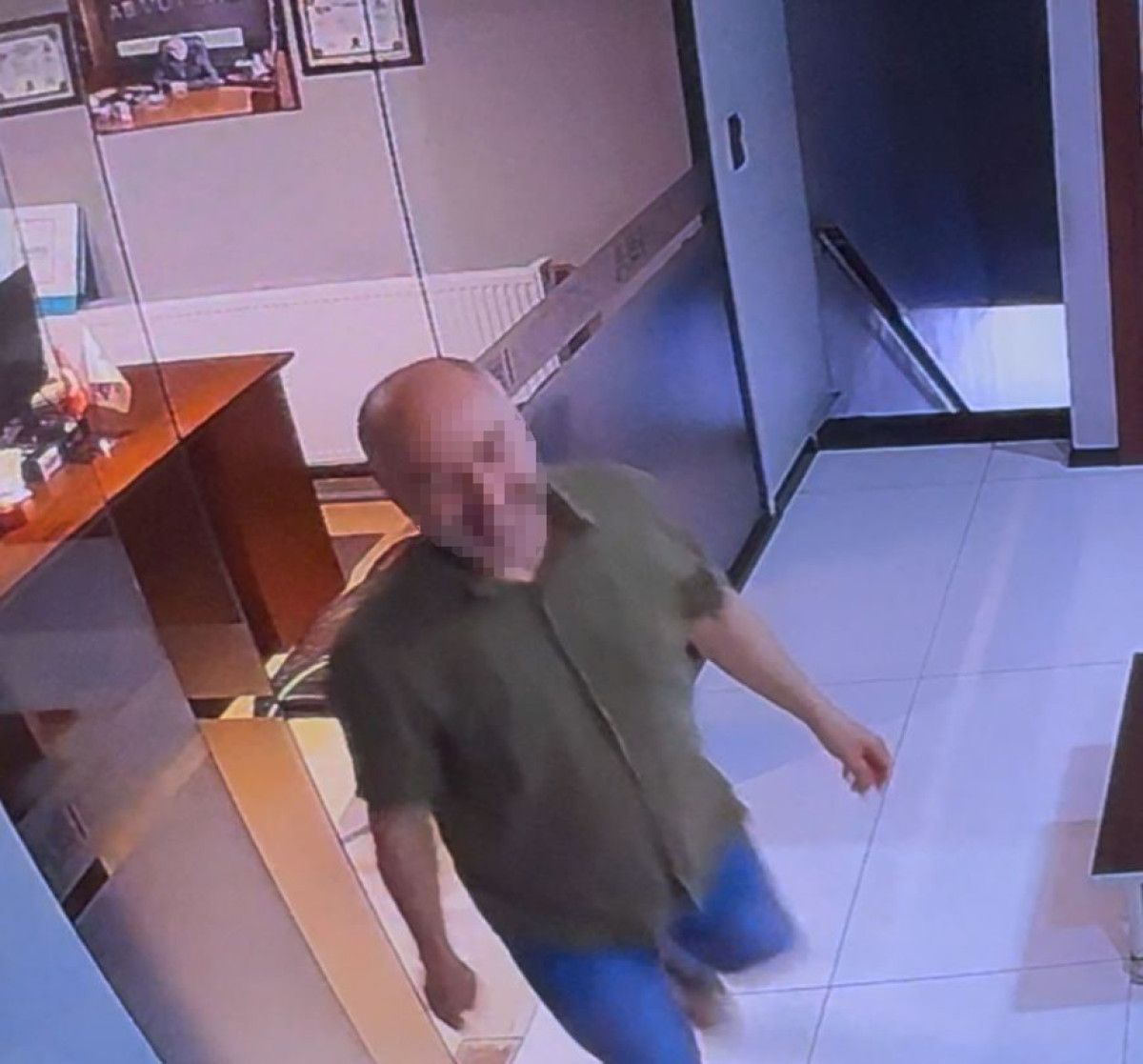 istanbulda calistigi oto galeriden 70 bin dolar calan muhasebeci kayiplara karisti 2 gSUC5XhU