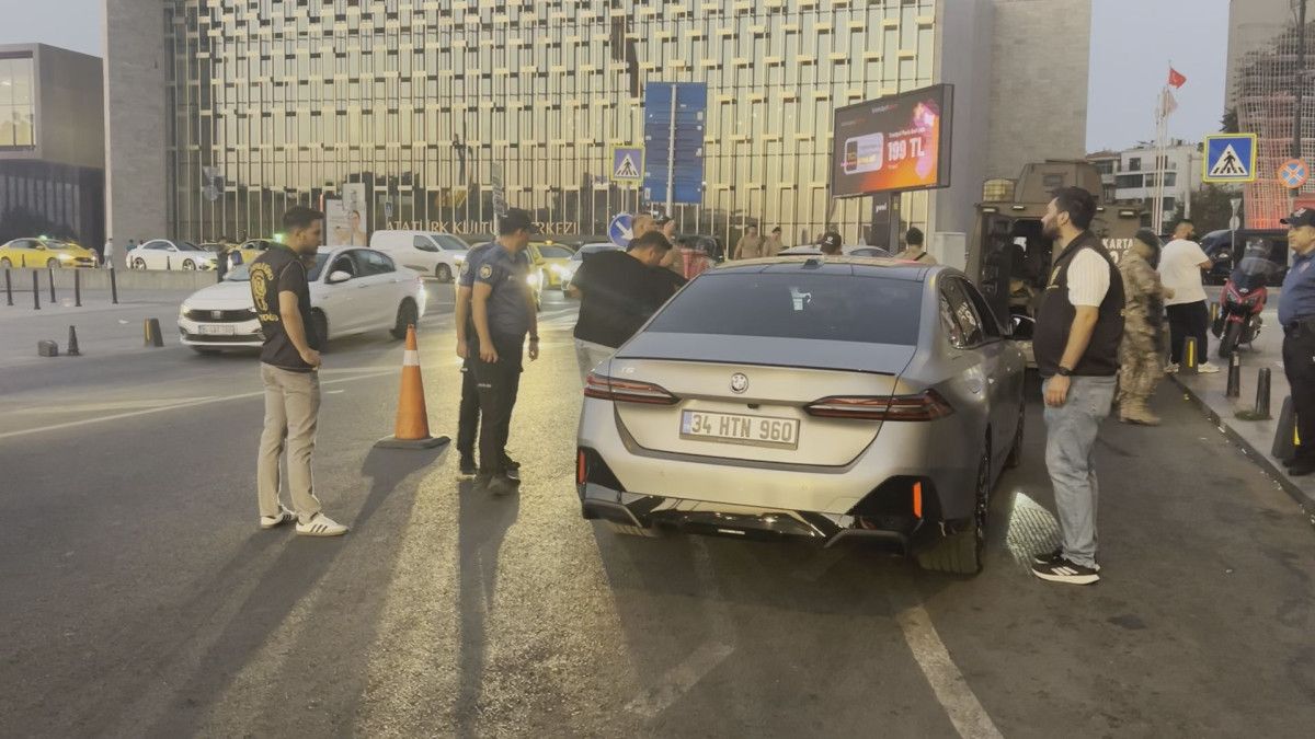 İstanbul'da drone destekli 'Huzur İstanbul' denetimi 2 istanbulda drone destekli huzur istanbul denetimi 1 SkqBBZhl