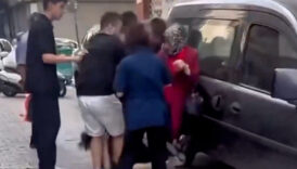 istanbulda giyim tartismasi kavga ile bitti boyle ciplak gezmeyin OEs3IePg