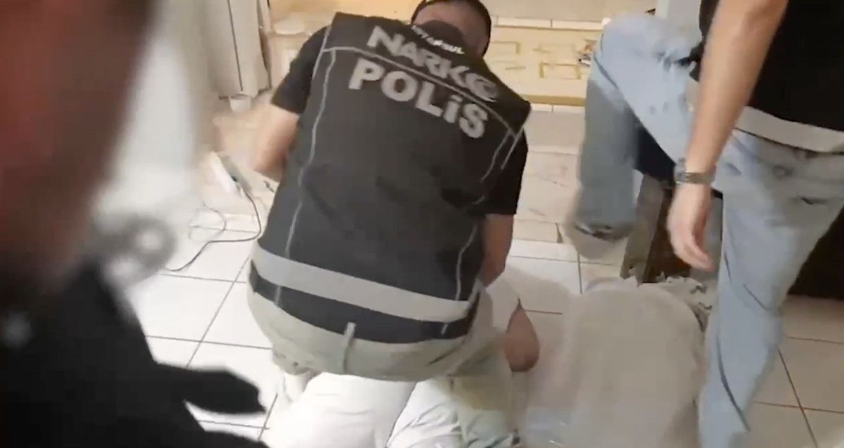 istanbulda narkotik operasyonu 218 kg metamfetamin ele gecirildi 0