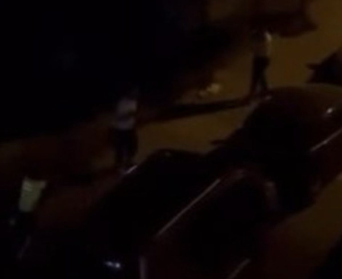 istanbulda polise mukavemet gosteren suphelinin yakalanma anlari kamerada 0 vemhUIw2