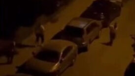 istanbulda polise mukavemet gosteren suphelinin yakalanma anlari kamerada nQkAlRVe