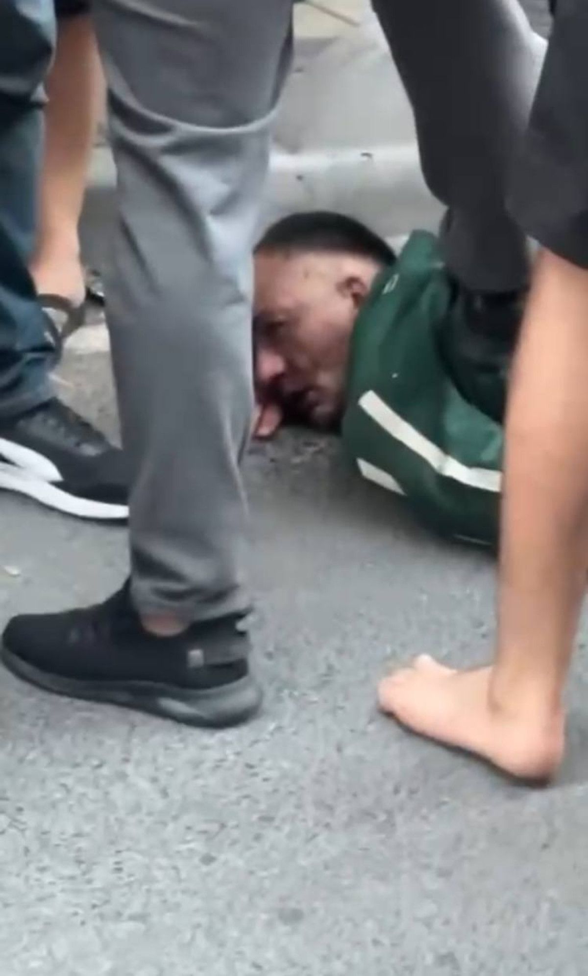 istanbulda sokak ortasinda kadin bicaklayan zanli linc edildi 1 zj8y1y8S