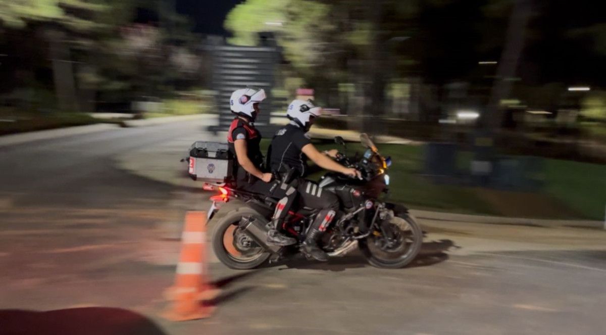 istanbulda sokak ortasinda kadin cinayeti satirla bogazini kesti 0 Z37rKcDO