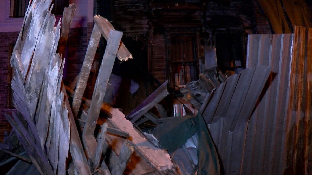 istanbulda tarihi eser niteligindeki 100 yillik bina coktu 1 LfcPyOVL