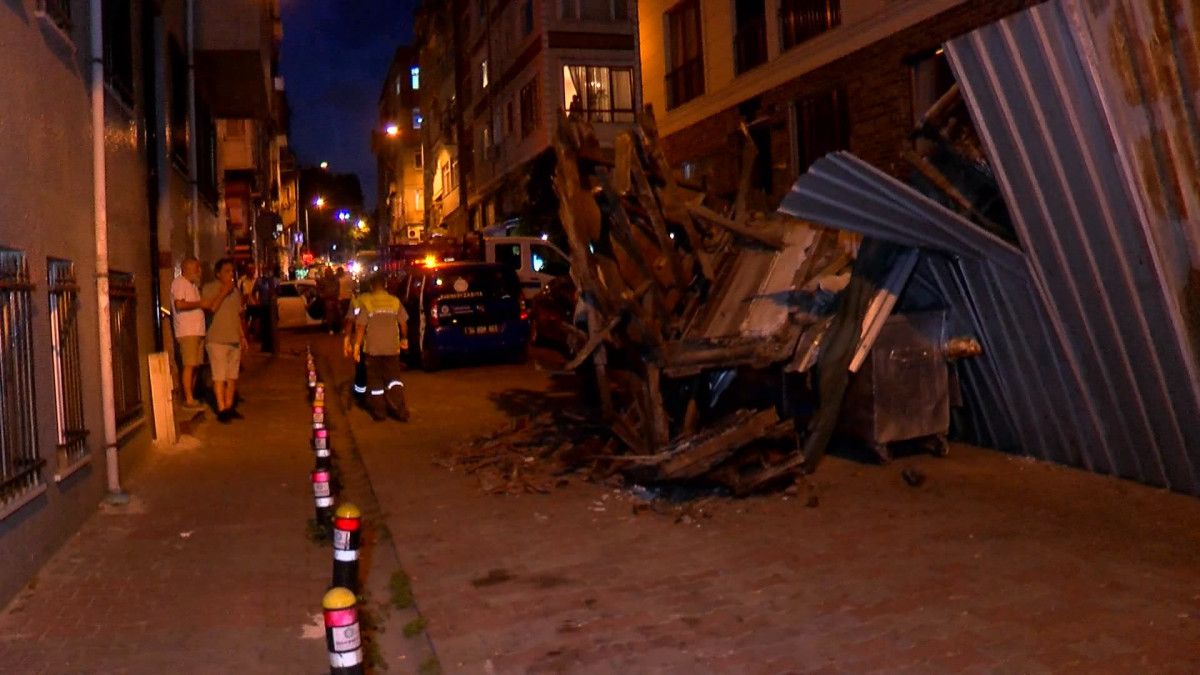 istanbulda tarihi eser niteligindeki 100 yillik bina coktu 2 jH8R56wc