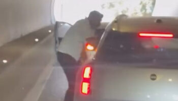 istanbulda tunelin ortasinda yol verme tartismasi kamerada ayKmGsJJ