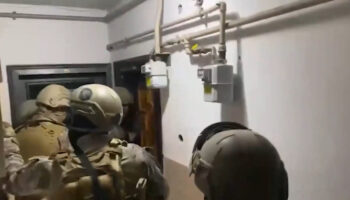 istanbulda uyusturucu operasyonu 2 supheli yakalandi yAhMPh34