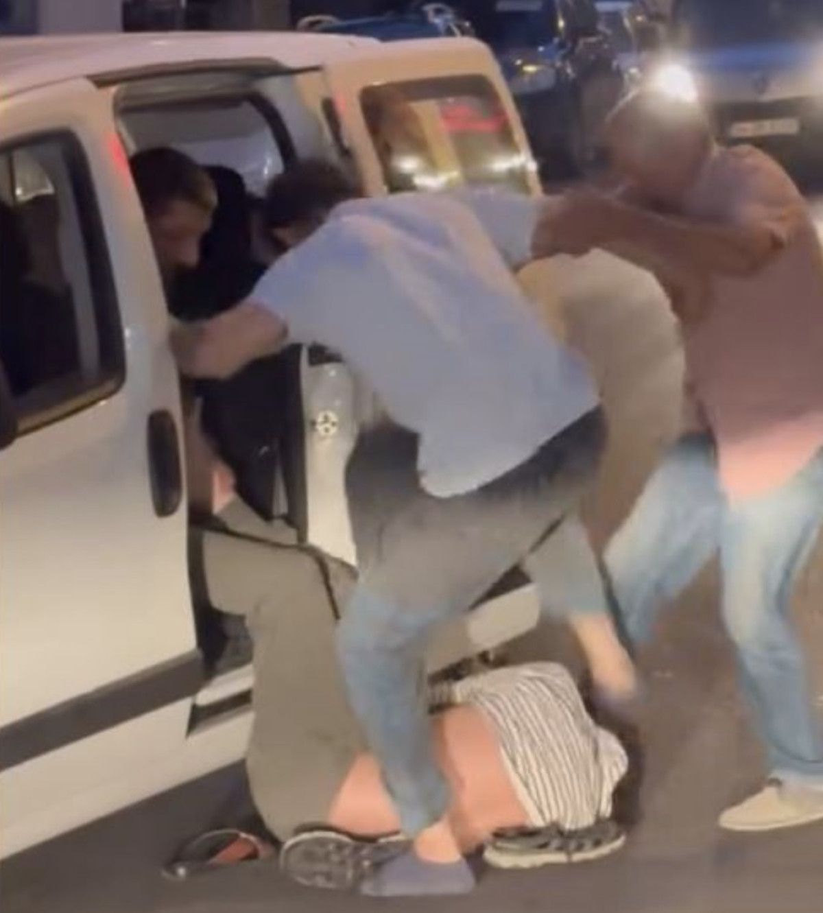 istanbulda villa bahcesinde gomulu bulunan afganin kacirilma anlari 2 nLKywDEA