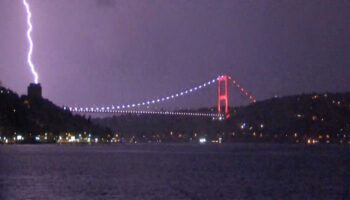 istanbulda yagis etkili oldu simsekler geceyi aydinlatti 4PJOdDyZ