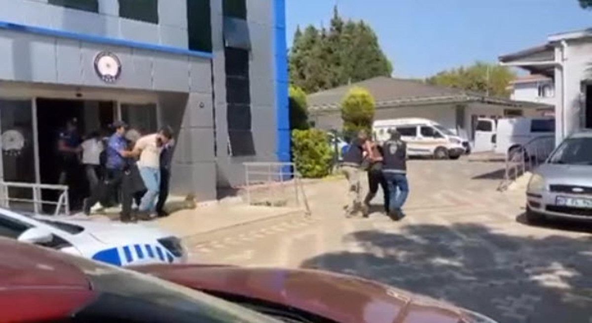 izmirde ceza yazan polise saldirdilar o anlar cep telefonu kamerasinda 1