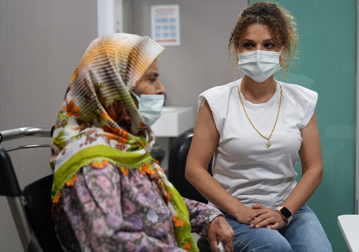 izmirde gelin kayinvalidesine cigerini verdi 2