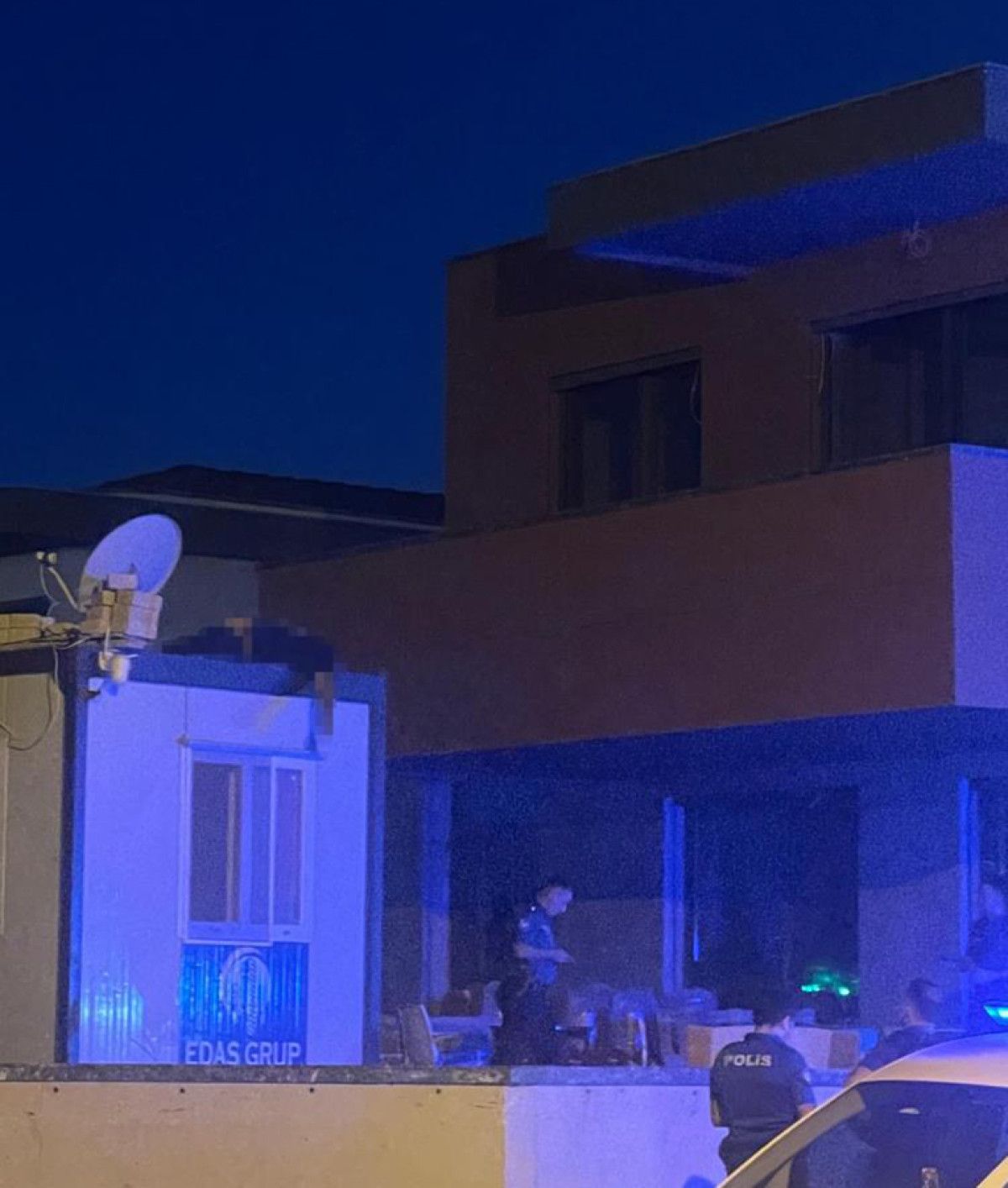 izmirde insaat alanindaki konteynerin ustunde ceset bulundu 1 LrdhDFFd