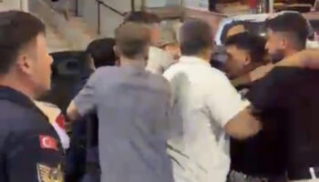 izmirde jandarma ekiplerine saldiri 8 gozalti Li4EYkMQ