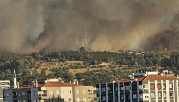 izmirde yangina hava mudahalesi yeniden basladi RL4PZvtT