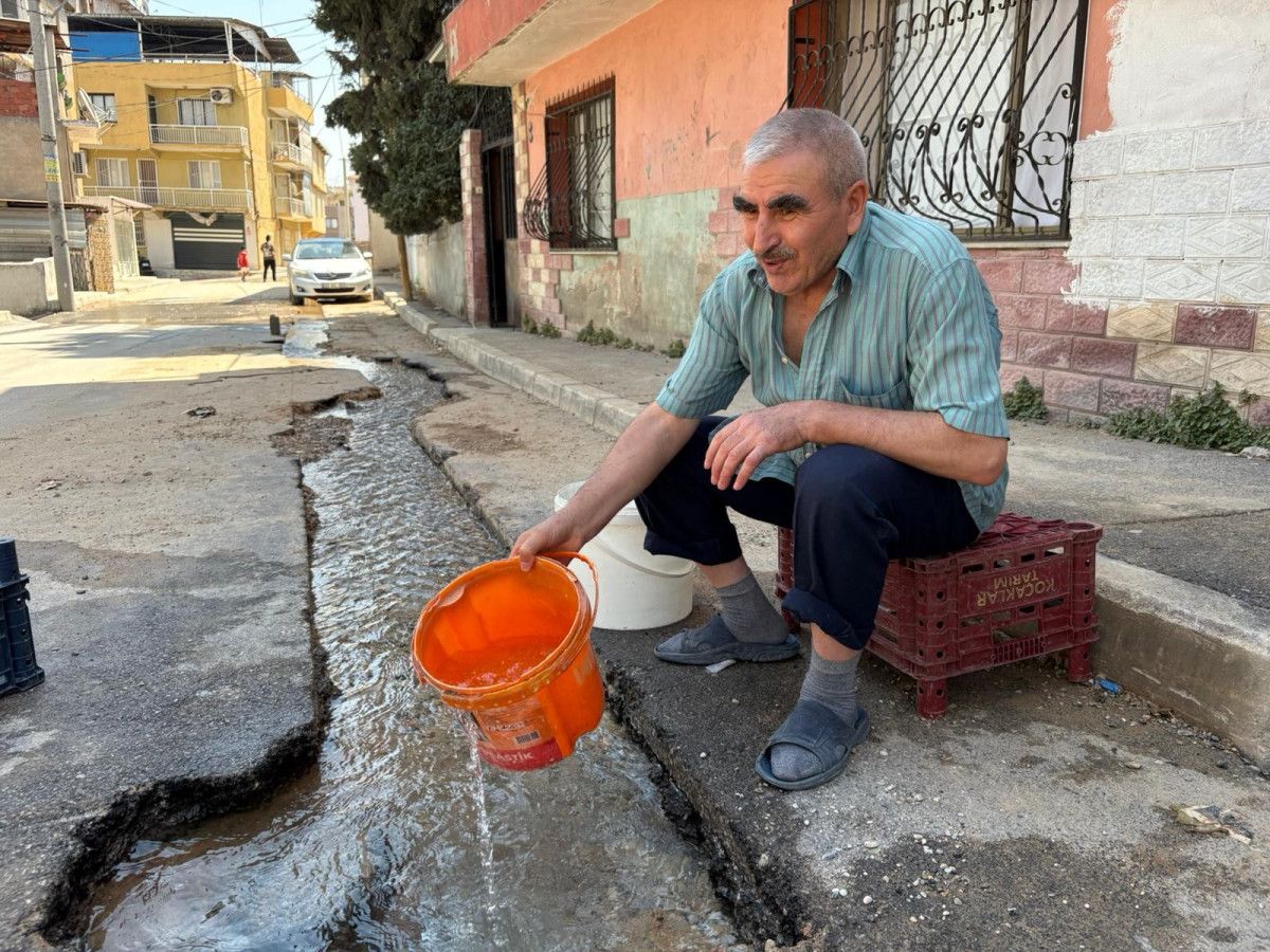 izmirin icme suyu musluk yerine sokaklara akiyor 2 WDNTew8L