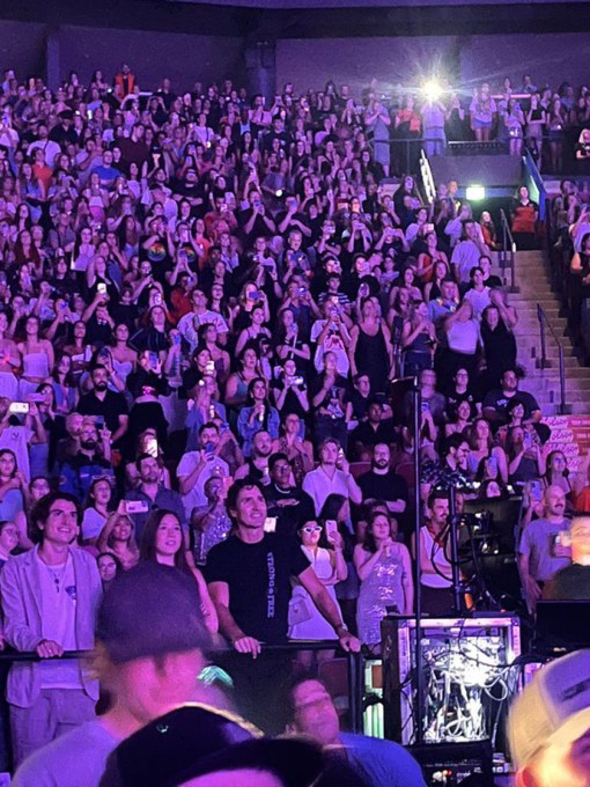 justin trudeau katy perrynin konserini en onden izledi 2 tfKDGGJi