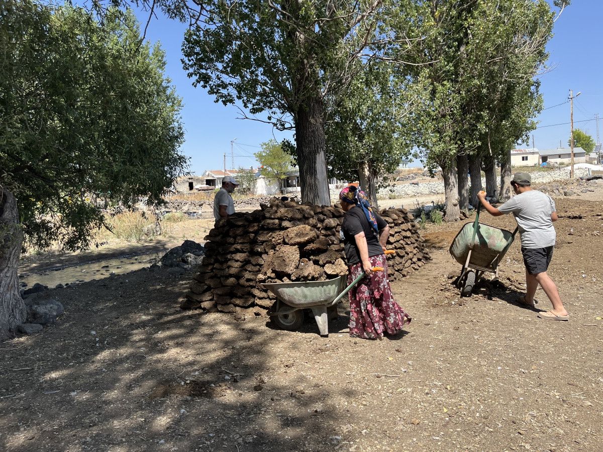 kars koylulerinden eskimeyen gelenek tezek mesaisine baslandi 3 TVpJLpJv