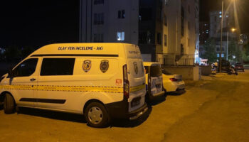 kayseride abla dolaptaki esyasinin yerini degistirdigi icin kardesini bicakladi SWEK4BDc