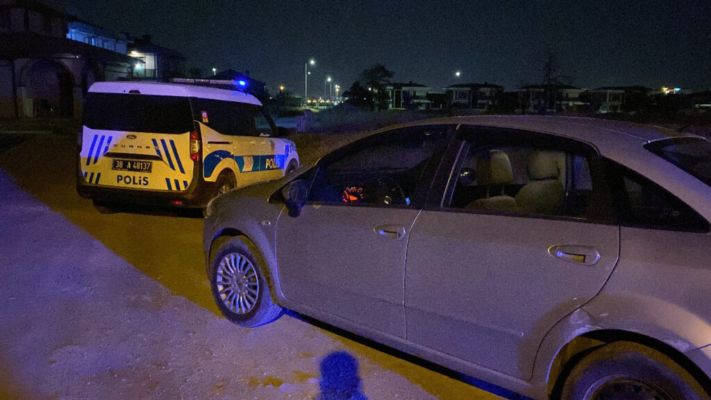 kayseride yasi kucuk ehliyetsiz surucu kovalamaca sonucu yakalandi 54QhEW1C