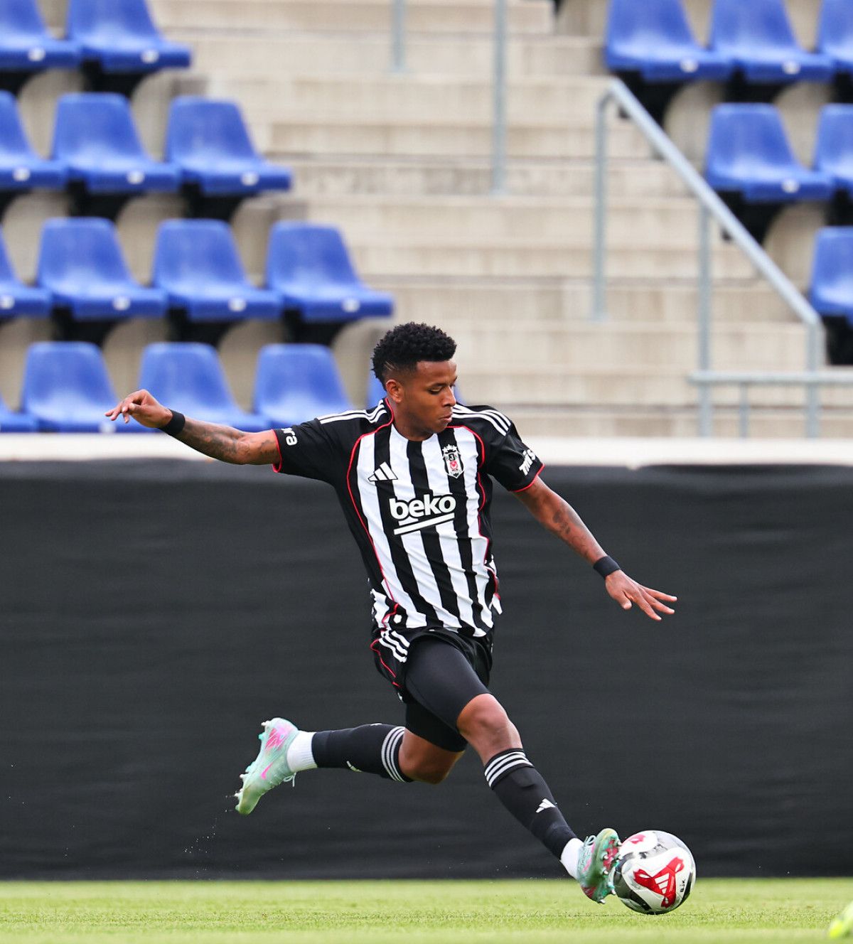 keny arroyodan dikkat ceken paylasim 0 7X1BPWlL