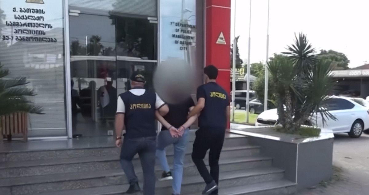 kirmizi bultenle ve ulusal seviyede aranan 14 kisi yakalandi 2 FgwBamQg