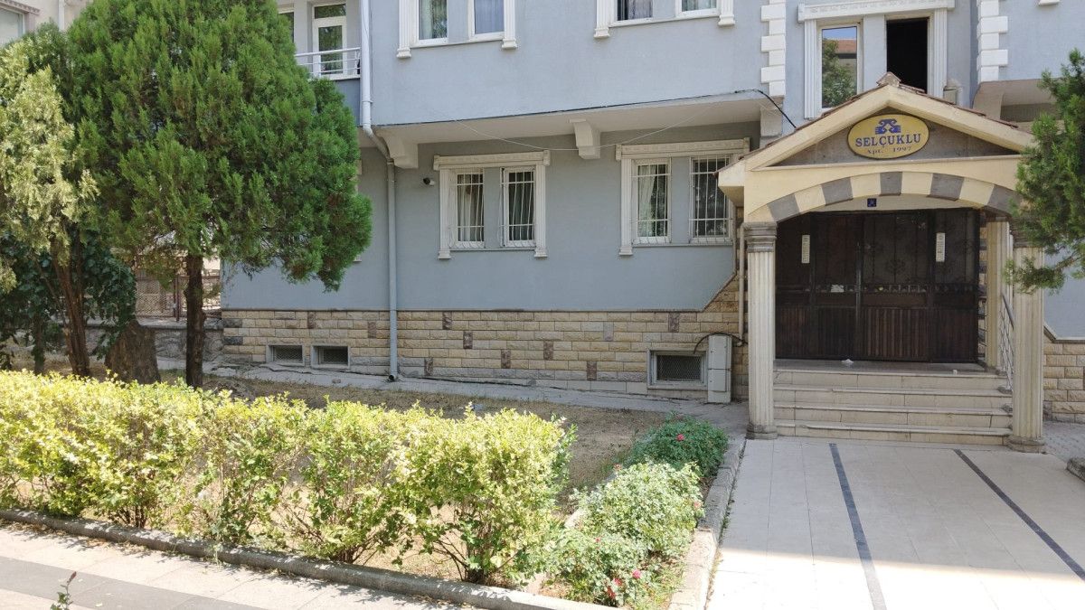 kirsehirde tufekle vurulan kisiye kadindan tisortlu ilk yardim 5 GnygjYgf