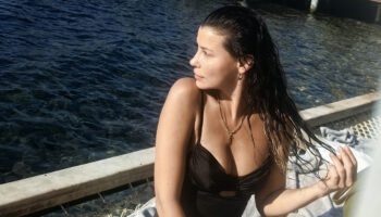 kizilcik serbetinin aleviydi mujde uzman da bikinili pozlar yukledi zQ5Ni86P