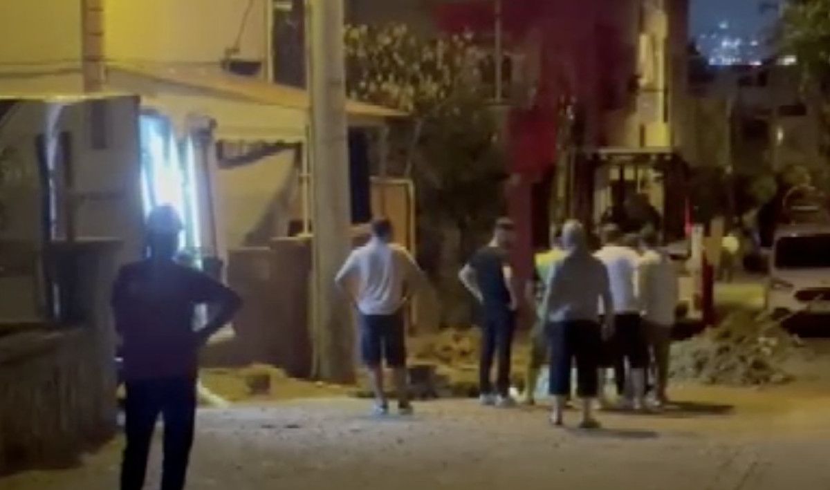 kocaelide altyapi kazisinda dogalgaz borusu hasar gordu mahalleyi koku sardi 0