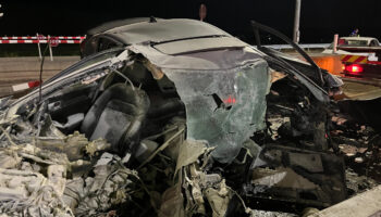 kocaelide kuzey marmara otoyolunda korkunc kaza otomobil bariyerlere saplandi izZvWM45