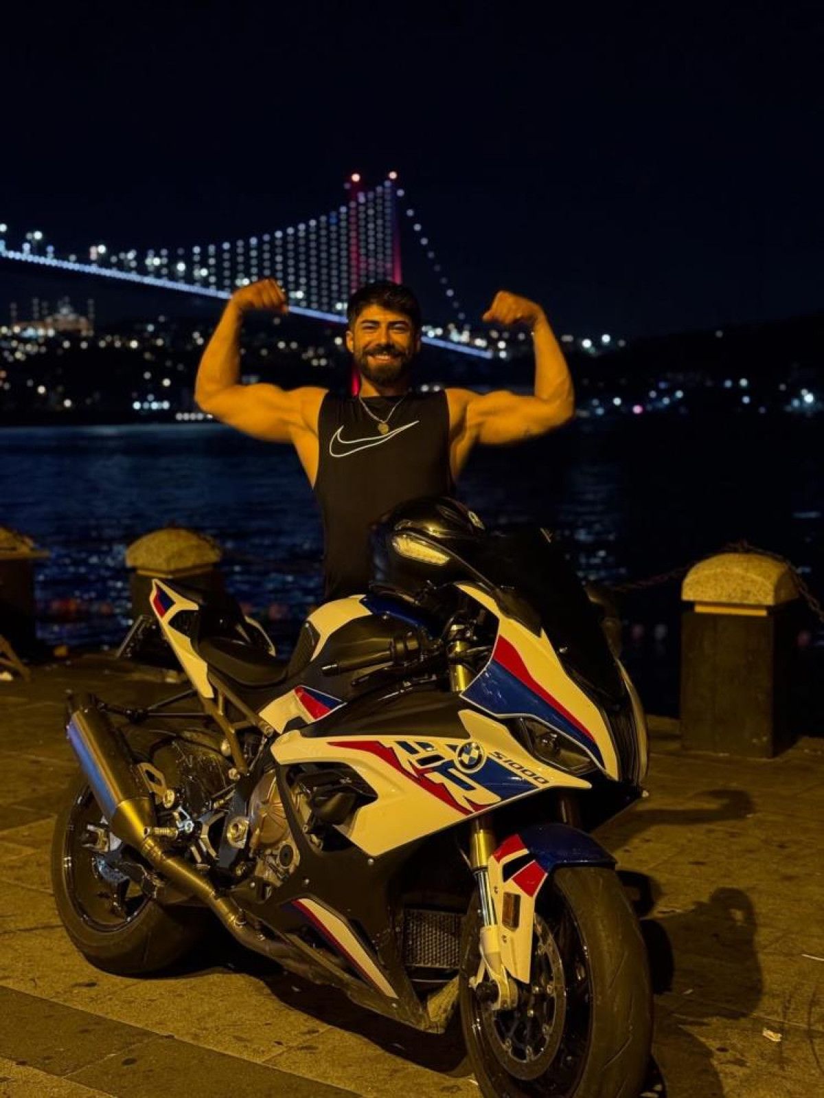 kocaelide sosyal medya fenomeni motosiklet surucusu kazada can verdi 0 RYMEEg9I