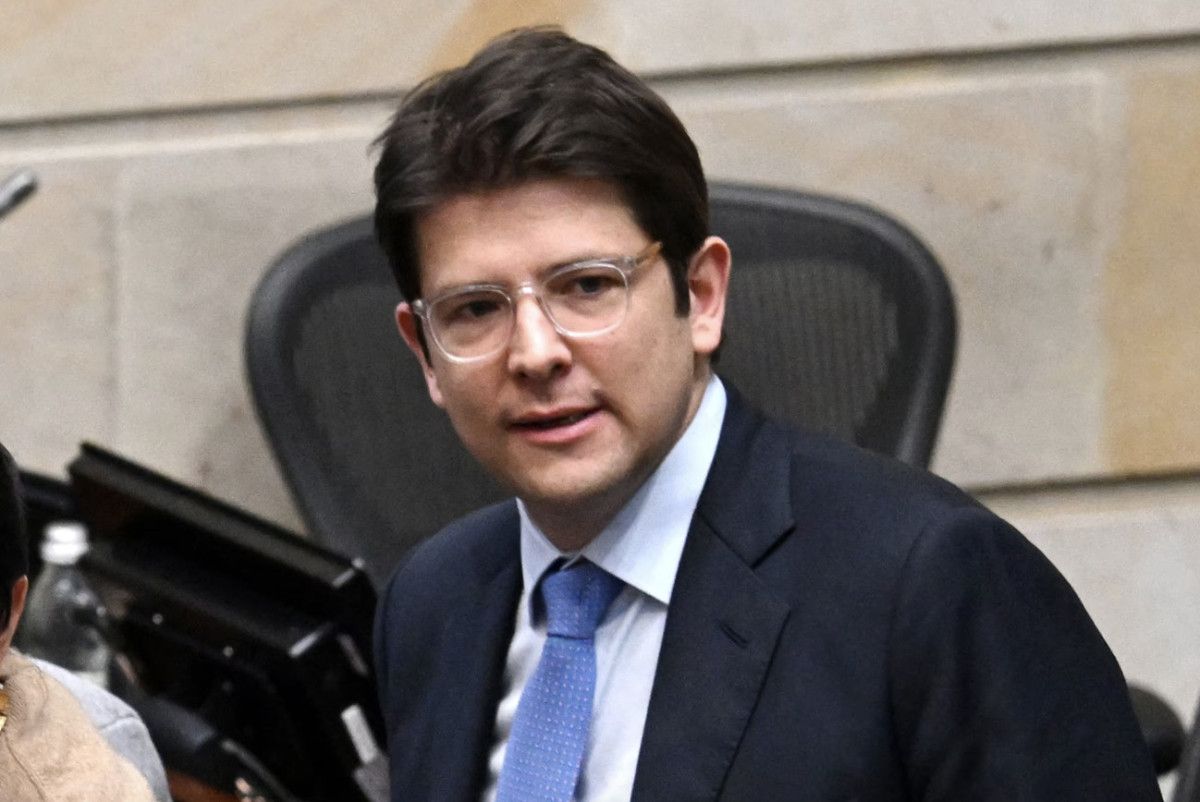 kolombiya senator uribenin olumu nedeniyle yas ilan etti 1 Tr3CeCvp