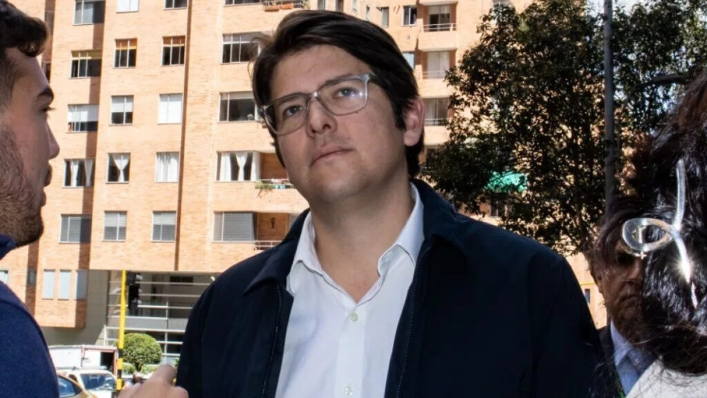 kolombiya senator uribenin olumu nedeniyle yas ilan etti Yc9487bW