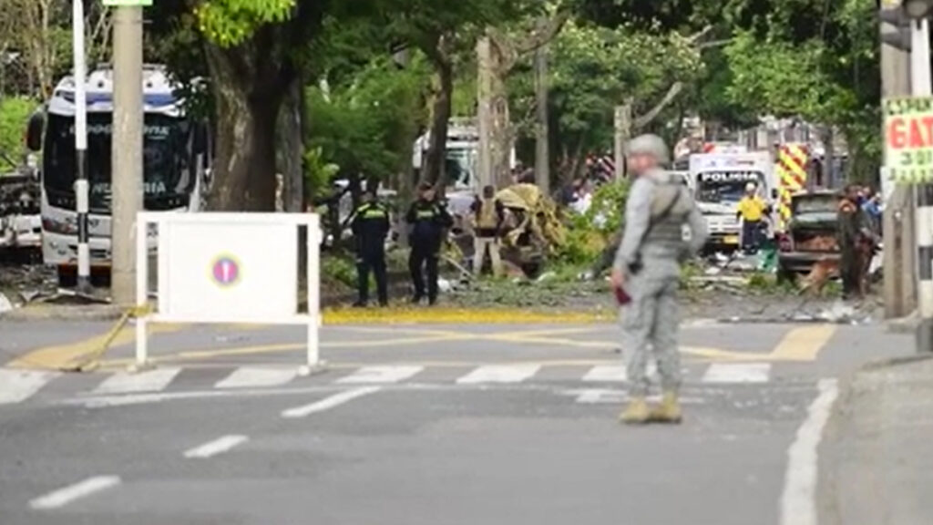 kolombiyada askeri hava ussu yakinlarinda bombali saldiri cok sayida olu var kZAuP6Rc
