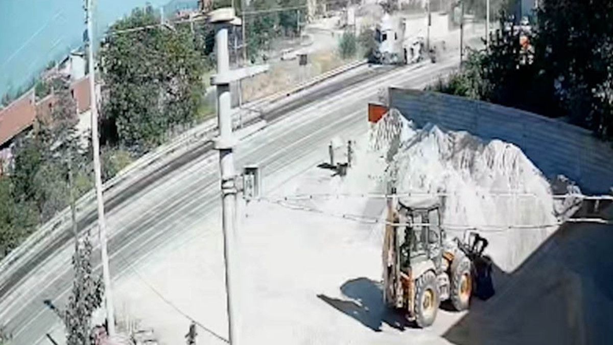 konyada 3 kisinin oldugu feci kazanin goruntuleri ortaya cikti 0 NGqs8K5Q