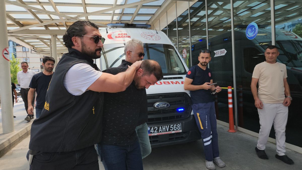 konyada balkondan ates acti belediye iscisi gozunu kaybetti 1 cVHXhtKH