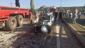 konyada feci kaza otomobil tirla carpisti R6lcgtHO