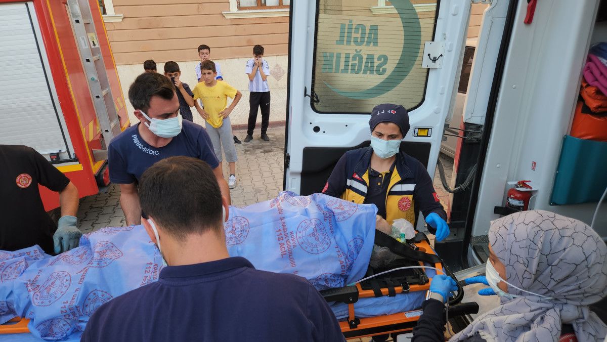 konyada yatalak kadin esinin cesediyle 1 hafta ayni odada kalmis 0 pg2fFADR