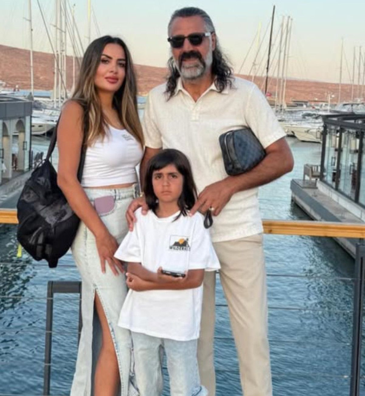 kurtlar vadisinin abdulheyinden mutlu aile pozu geldi iste begeni toplayan o kare 0