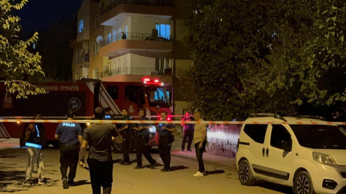 malatyada anne ve kizi coken catidan son anda kurtuldu 0 khTEBUyZ