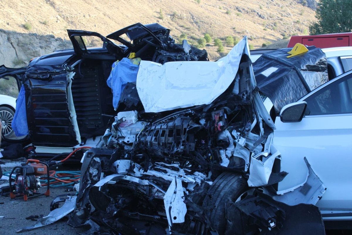 malatyada hafif ticari arac ile otomobil carpisti 4 olu 2 yarali 3 jInWwwOh