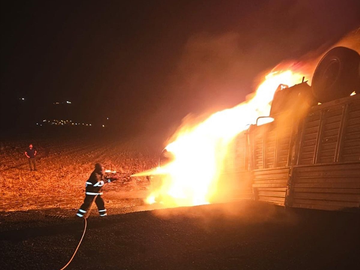 mardinde devrilerek alev alan tirin surucusu yanarak oldu 0 DCNDTVyK