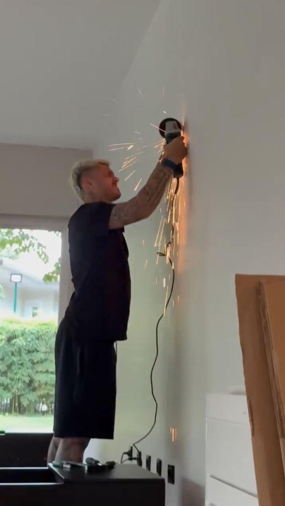 mauro icardiin ev halleri tamirat yaparken goruldu 2 8KNM14fT